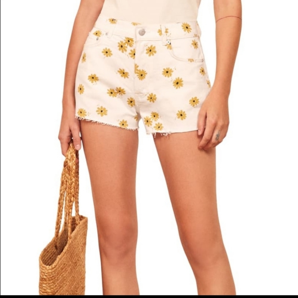 REFORMATION WHITE JEAN SHORTS, FLOWER PRINT